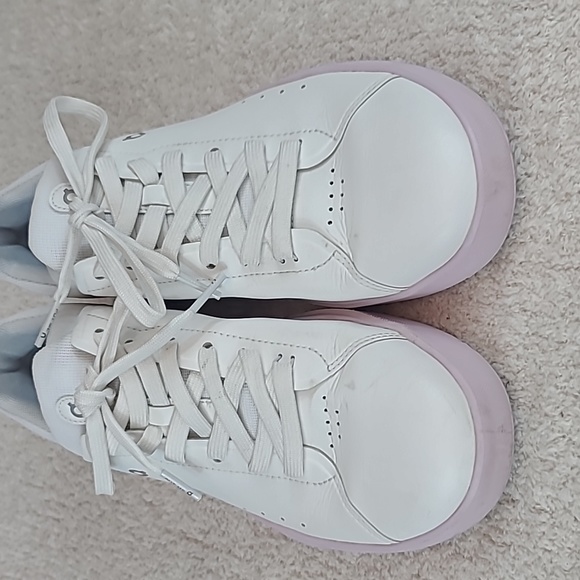 Women's On Cloud The Roger Advantage Lace Up Sneakers - Picture 3 of 8